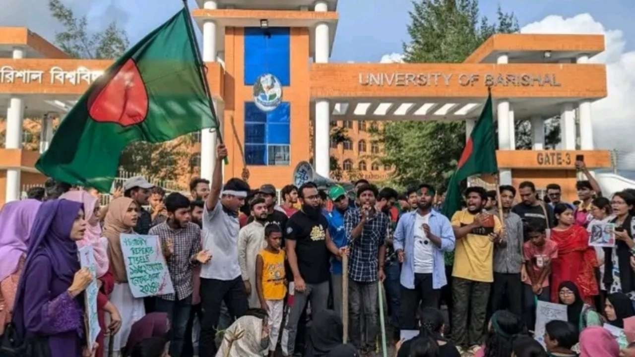সিন্ডিকেট সভায় ববিকে ‘প্রথম ফ্যাসিস্ট বাহিনী মুক্ত বিশ্ববিদ্যালয়’ ঘোষণা