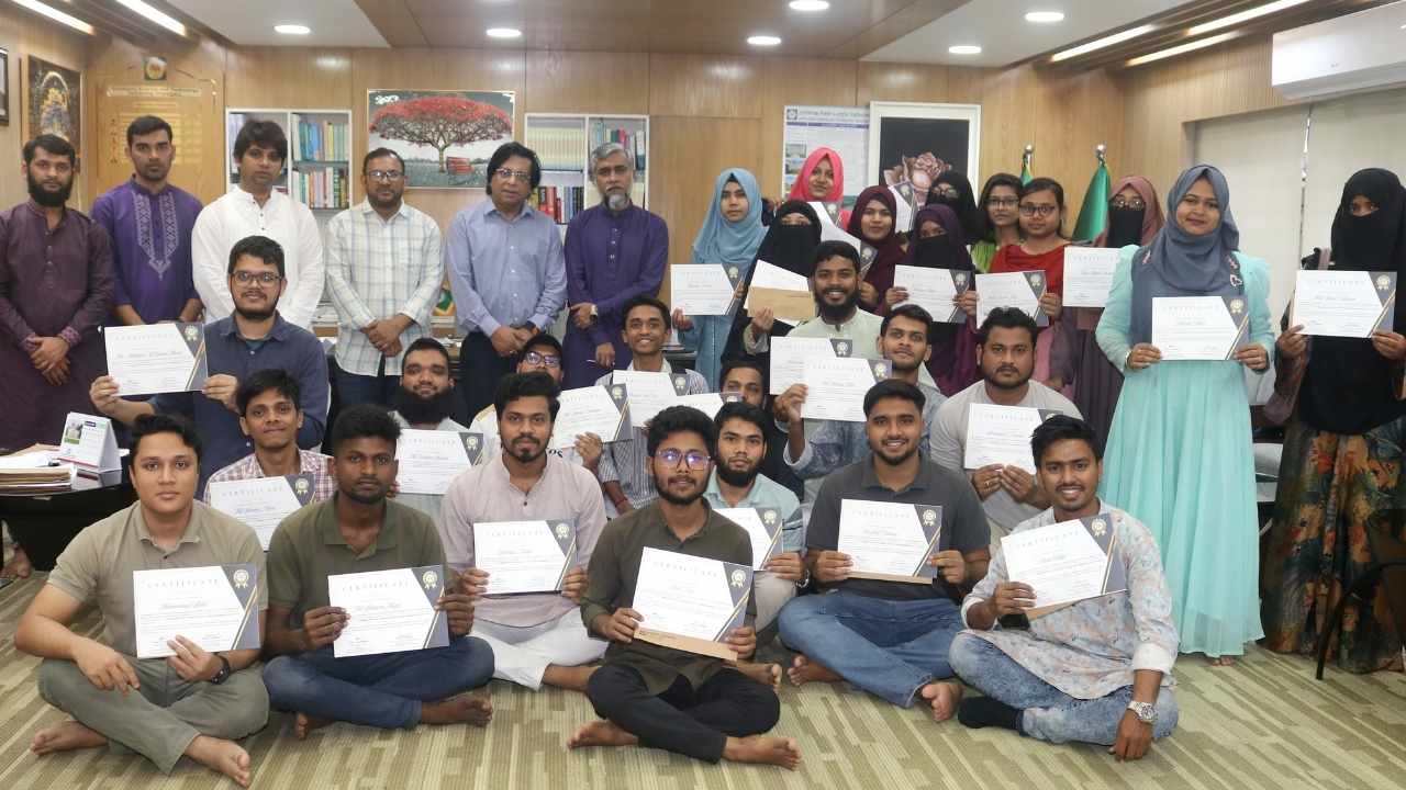 গোবিপ্রবিতে ‘স্বনির্ভর কর্মসূচি’র ৫৪ শিক্ষার্থীকে সনদ ও সম্মানী প্রদান