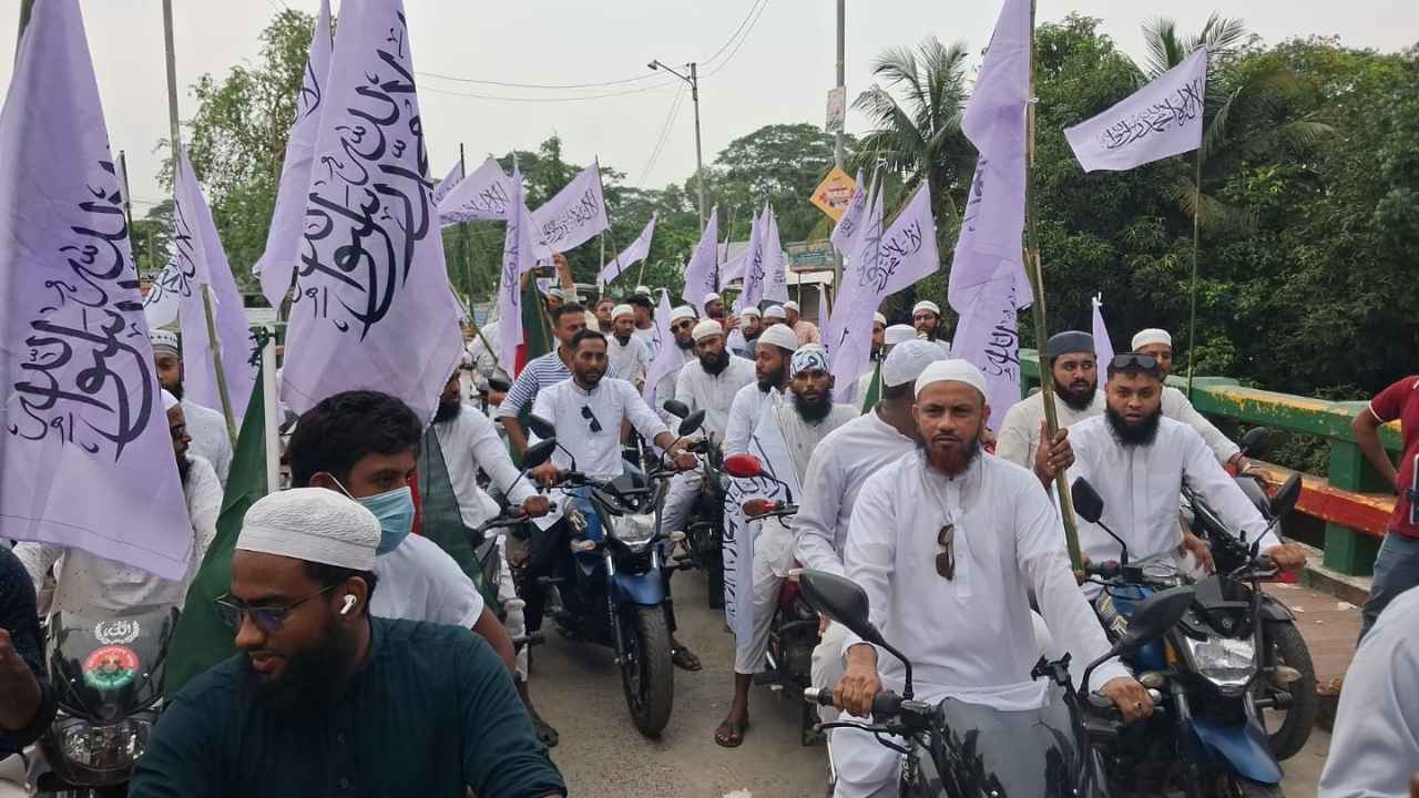 কোটালীপাড়ায় কালিমার পতাকা নিয়ে মোটরসাইকেল শোভাযাত্রা