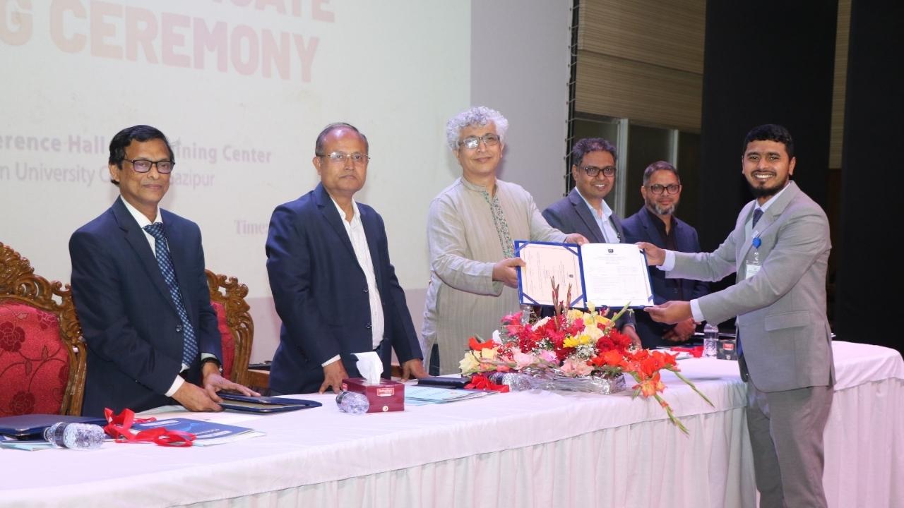 ইউজিসির প্রফেশনাল ট্রেনিংয়ে মেধা তালিকায় প্রথম গোবিপ্রবি শিক্ষক মোহাম্মদ ফারুক