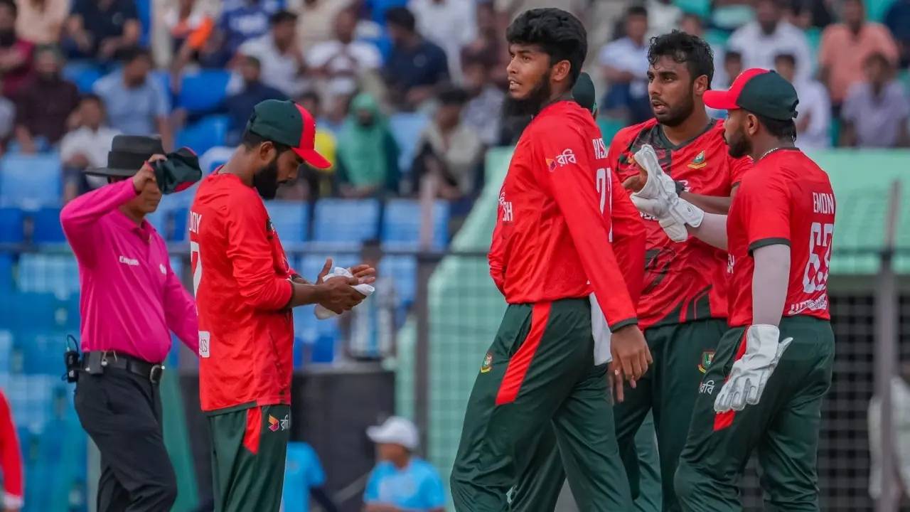 শেষ মুহূর্তের নাটকীয়তায় ৭ রানে হারলো বাংলাদেশ