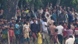 ফসল রক্ষা বাঁধ কাটাকে কেন্দ্র করে নেত্রকোণায় দুই ইউনিয়নবাসীর সংঘর্ষ, আহত অন্তত ২০