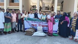 কোটালীপাড়ায় ক্ষুদ্র ও প্রান্তিক কৃষকদের মাঝে বিনামূল্যে বীজ ও সার বিতরণ