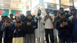 জুলাই যোদ্ধা ওসমান হাদীকে গুলি, বরিশাল বিশ্ববিদ্যালয়ে বিক্ষোভ মিছিল ও দোয়া