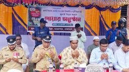 শহীদ সাগরের সমাধিস্থলে জেলা প্রশাসনের শ্রদ্ধাঞ্জলি