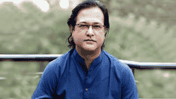 রাজধানীতে সঙ্গীতশিল্পী আসিফ আকবরের গাড়িতে দুর্বৃত্তদের গুলি