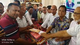 কলাপাড়ায় প্রধানমন্ত্রীর দুর্গাপূজার উপহার বিতরণ