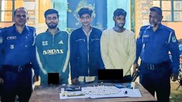 ফরিদপুরে যৌথ বাহিনীর অভিযানে গাঁজাসহ ৩ মাদক ব্যবসায়ী আটক