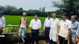 হাতিয়ায় ধান ক্ষেতে কীটনাশক স্প্রের বিষাক্ত বাষ্পে শ্রেণিকক্ষে অসুস্থ ১৬ শিক্ষার্থী