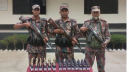 যশোর সীমান্তে বিজিবির অভিযানে মাদক ও চোরাচালানি পণ্য জব্দ