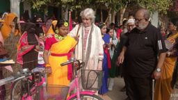 ফরিদপুরে  এ.এফ. মুজিবুর রহমান ফাউন্ডেশেনর উদ্যোগে বিনামূল্যে সাইকেল বিতরণ