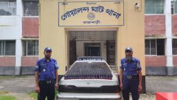 প্রাইভেটকার ভর্তি ৫৪০ বোতল ফেনসিডিল উদ্ধার