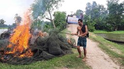 শেরপুরে অবৈধ চায়না জাল নিধন অভিযান