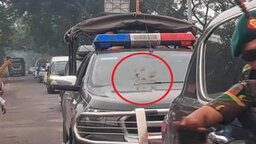 নিক্ষেপ নয়, সামনে থাকা গাড়ির চাকা থেকে ছিটকে আসে ইটের টুকরাটি : পুলিশ সুপার