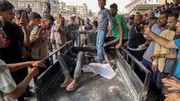 গাজার ত্রাণকেন্দ্রে ইসরায়েলি হামলা : নিহত ৫১, আহত দুই শতাধিক