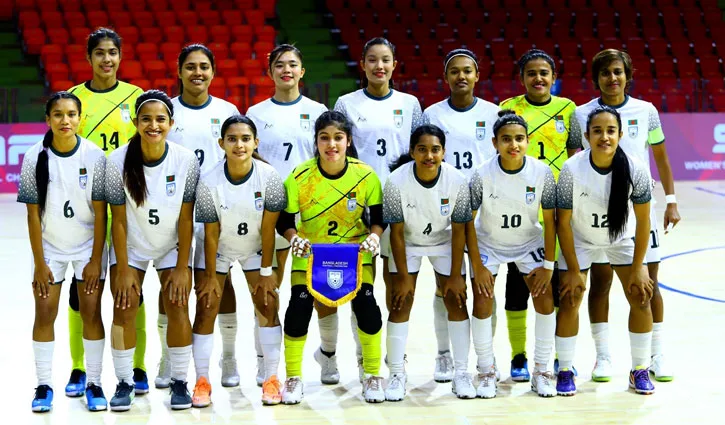 ইতিহাসের প্রথম সাফ নারী ফুটসালে বাংলাদেশ চ্যাম্পিয়ন