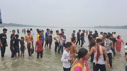 মধুমতির বুকে হাজারো ভ্রমন পিপাসুর ভিড়