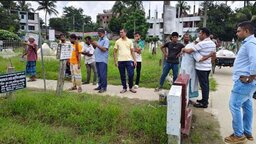 গোপালগঞ্জে নিহত ৩ জনের লাশ ময়নাতদন্তের জন্য কবর থেকে তোলা হচ্ছে
