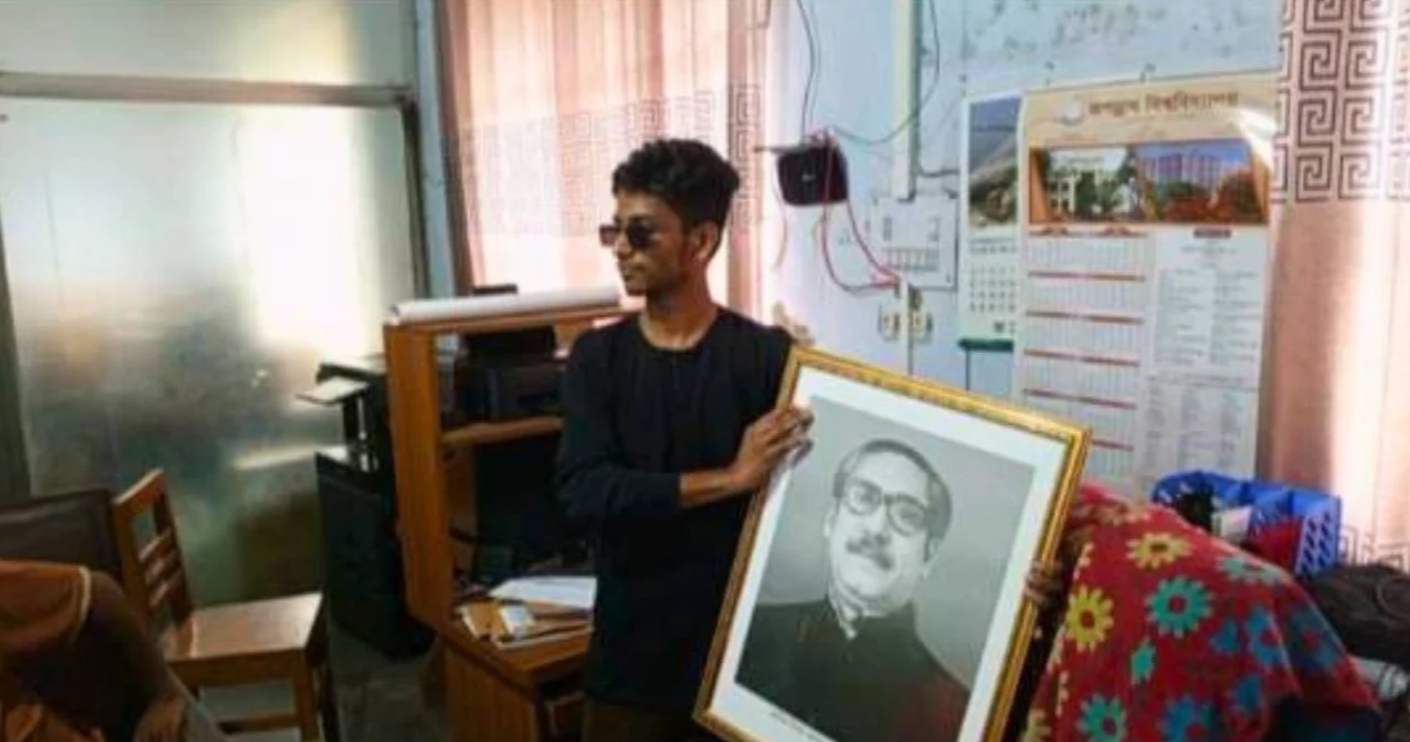 জবির প্রাণিবিদ্যা বিভাগের চেয়ারম্যানের কক্ষ থেকে শেখ মুজিবের ছবি অপসারণ