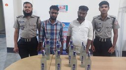 নেত্রকোণায় ১১ বোতল ভারতীয় মদসহ দুইজন আটক