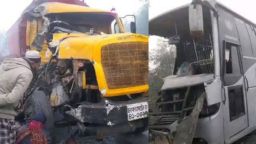 ঘন কুয়াশায় ঠাকুরগাঁওয়ে বাস-লরির সংঘর্ষ, আহত ৭