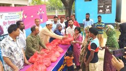 শেরপুরে অসহায়দের মাঝে ব্যক্তি উদ্যোগে ঈদ উপহার সামগ্রী বিতরণ