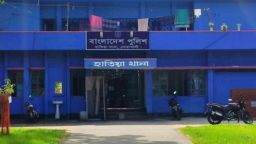 মেঘনায় কোস্টগার্ড সদস্যের মাথা ফাটাল জেলেরা