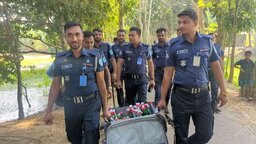 ফরিদপুরে লাগেজভর্তি পেট্রলবোমা উদ্ধার