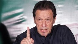 হাসপাতালে নেওয়া হবে ইমরান খানকে