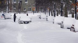 ভয়াবহ তুষারঝড়ে বিপর্যস্ত যুক্তরাষ্ট্র, নিউইয়র্কে জরুরি অবস্থা জারি