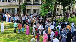 বাকেরগঞ্জে ফ্যামিলি কার্ড শুমারীর নিয়োগ পরীক্ষায় প্রার্থীদের ঢল