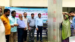 চাটখিলে অগ্নিকাণ্ড ও প্রাকৃতিক দুর্যোগে ক্ষতিগ্রস্তদের মাঝে ঢেউটিন ও চেক বিতরণ