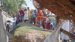 মহিপুরে ঝুঁপড়ি ঘর থেকে স্বামী-স্ত্রীর মরদেহ উদ্ধার, এলাকা জুড়ে চাঞ্চল্য