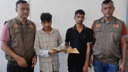 মাদক বিরোধী অভিযানে গাঁজা নিয়ে আপন দুই ভাইসহ আটক-৩