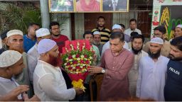 বাণিজ্য মন্ত্রণালয়ের সংসদীয় কমিটির সভাপতি শ্যামল, ফুলেল শুভেচ্ছায় ব্যবসায়ী নেতারা