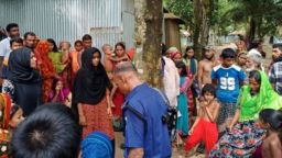 শিশুকে বালিশচাপা দিয়ে হত্যাচেষ্টার অভিযোগে গৃহবধূ গ্রেপ্তার