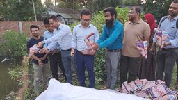 নড়াইলে ভেজাল বীজ ধ্বংস ও স্থানীয় ডিলারকে জরিমানা