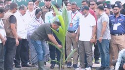 দেশটা ঘরের মতই, সবাইকে সম্মিলিত ভাবে এদেশকে সাজাতে হবে : প্রধানমন্ত্রী