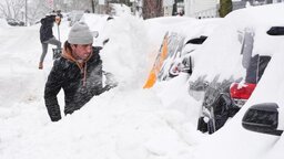 যুক্তরাষ্ট্রে ভয়াবহ তুষারঝড়, ১৪ অঙ্গরাজ্যে নিহত অন্তত ৩৮