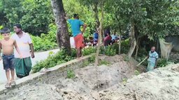 টুঙ্গিপাড়ায় জলাবদ্ধতা থেকে রক্ষা পেল পানিবন্দি ৩শ পরিবার
