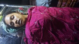 বগুড়ায় বিষপানে গৃহবধূর মৃত্যু, লাশ রেখে স্বামীসহ পরিবার উধাও