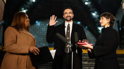 পবিত্র কোরআনে হাত রেখে শপথ নিলেন জোহরান মামদানি