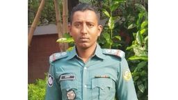 ঝালকাঠি ট্রাফিক পুলিশের প্রকাশ্য মাসোয়ারা বাণিজ্যর অভিযোগে সার্জেন্টকে ক্লোজ