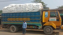 নকলা'য় অবৈধ ভাবে আসা ৯৮০ বস্তা ইউরিয়া সার জব্দ