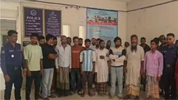 ফরিদপুরে বিপুল পরিমাণ অস্ত্রসহ ৩২ জন গ্রেপ্তার