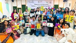ফরিদপুরে ছবি এঁকে নারীর প্রতি সহিংসতার প্রতিবাদ