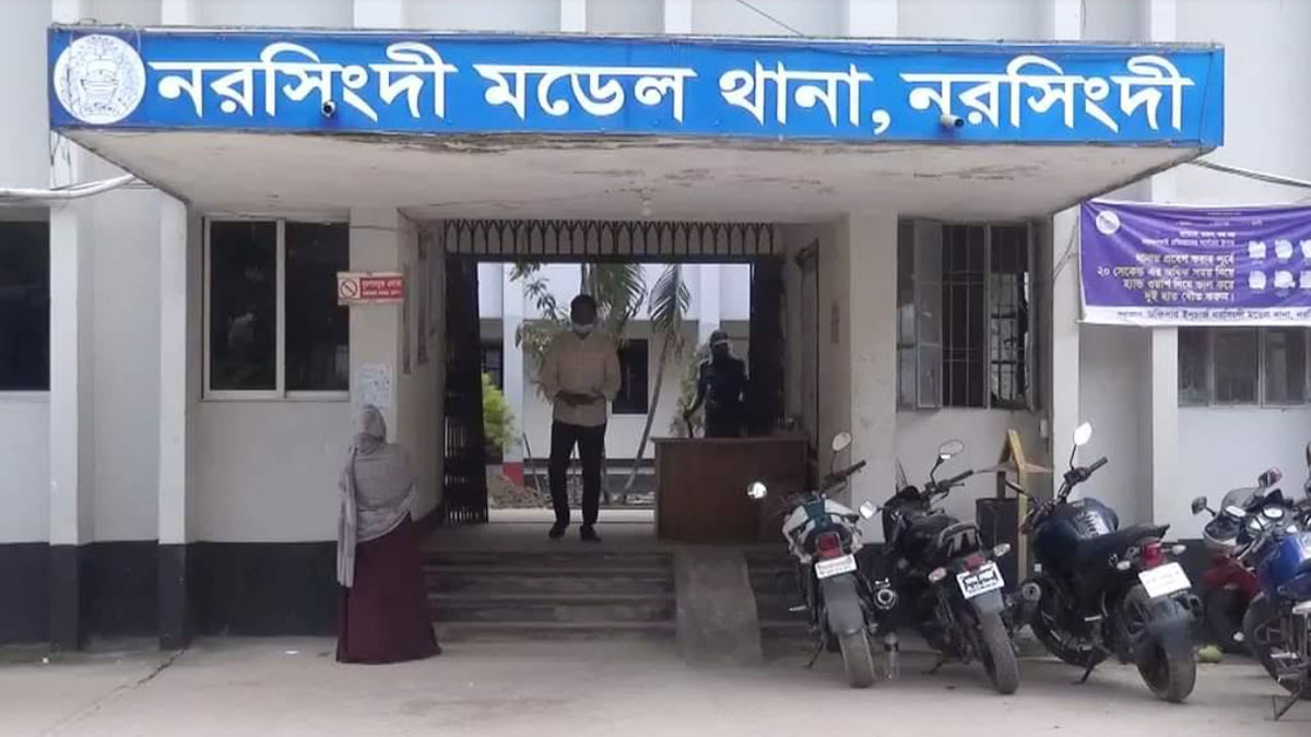 দ্বিতীয় বিয়ে করায় ঘুমন্ত স্বামীর পুরুষাঙ্গ কেটে দিল স্ত্রী