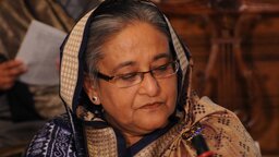 আদালত অবমাননার দায়ে শেখ হাসিনার ৬ মাসের কারাদণ্ড