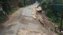 গোপালগঞ্জ-তালা সড়ক চার মাস ধরে ঝুঁকিপূর্ণ, নেই সংস্কারের উদ্যোগ