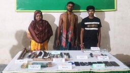 সাতক্ষীরায় যৌথবাহিনির অভিযানে ‘মাদক সম্রাজ্ঞী’ আনজুম আরাসহ তিনজন আটক
